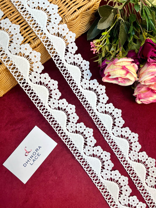 Beautiful White Guipure Flower Lace 010325