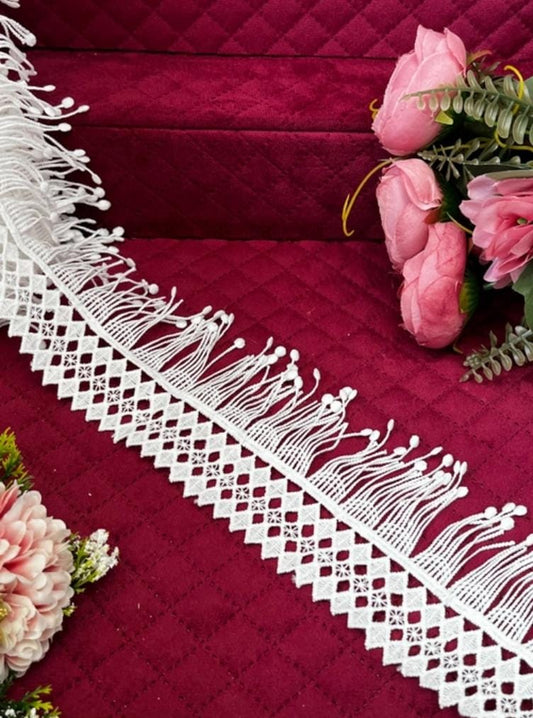 Beautiful White Cotton Fringes Lace 100824